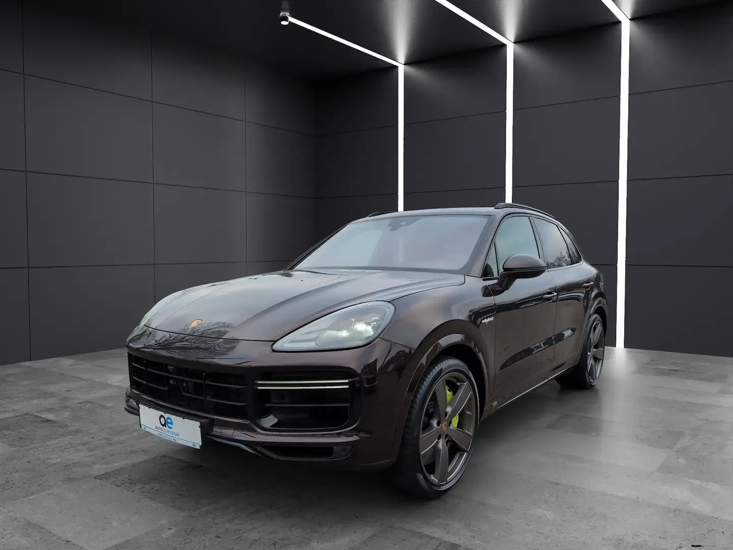 Porsche Cayenne Turbo S E-H*Nacht*Softcl*360*AHK*HUD* Braun - 1