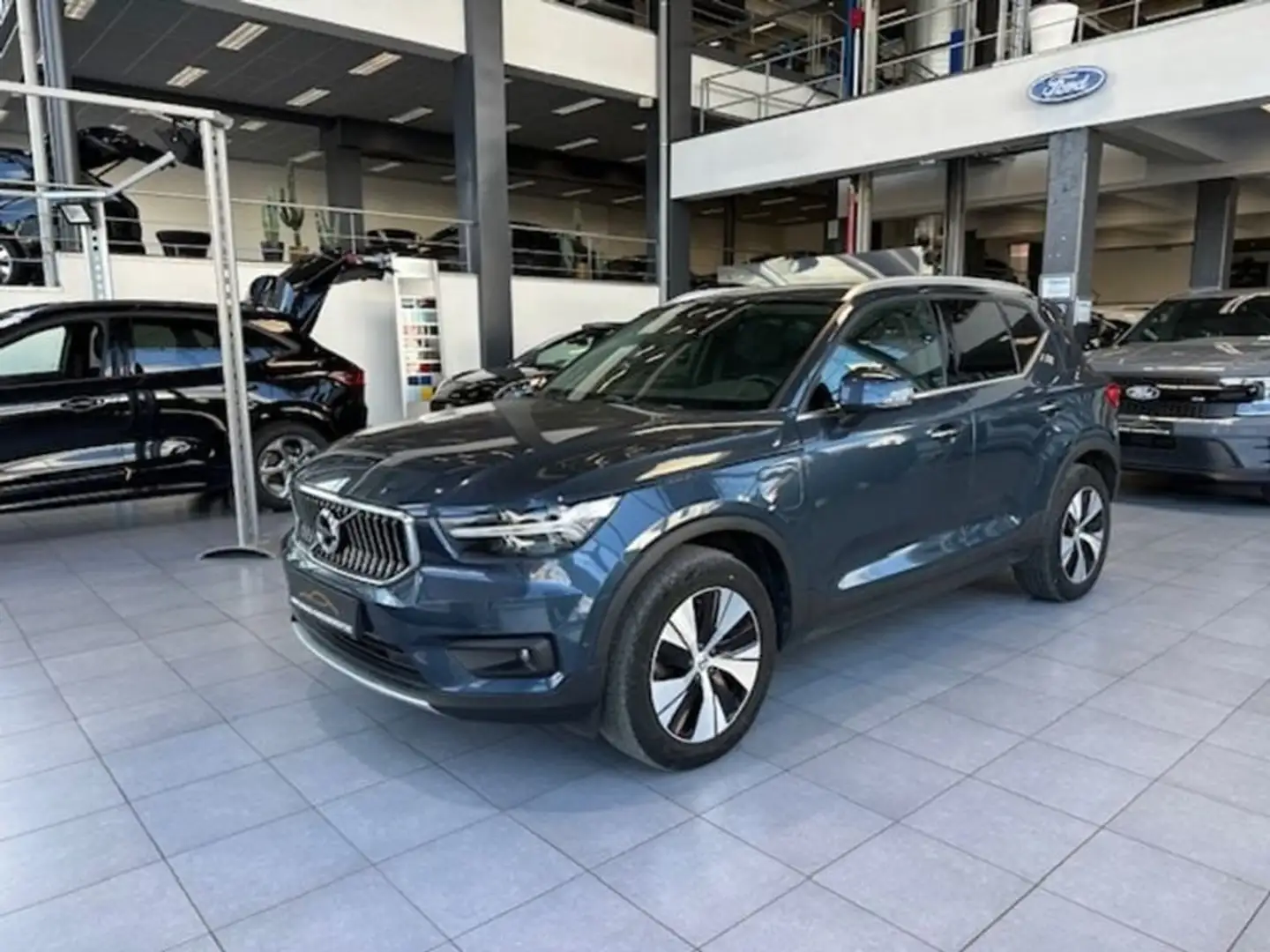 Volvo XC40 INSCRIPTION PLUG-IN HYBRID AUTOMAAT Blauw - 2
