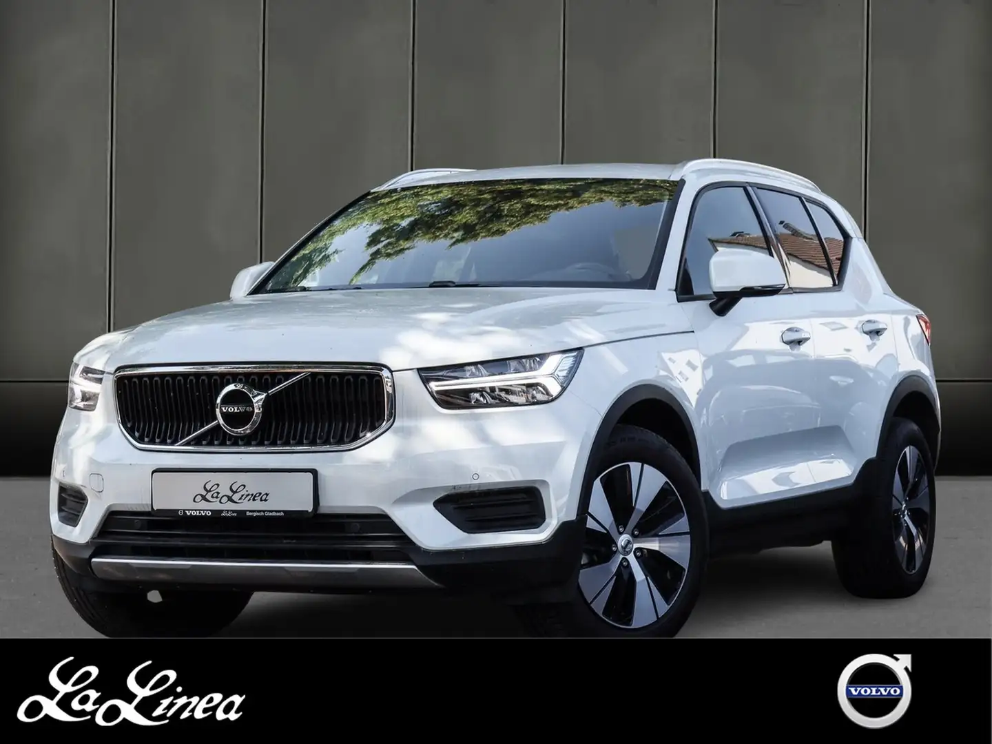Volvo XC40 B4 Momentum Pro AWD Weiß - 1