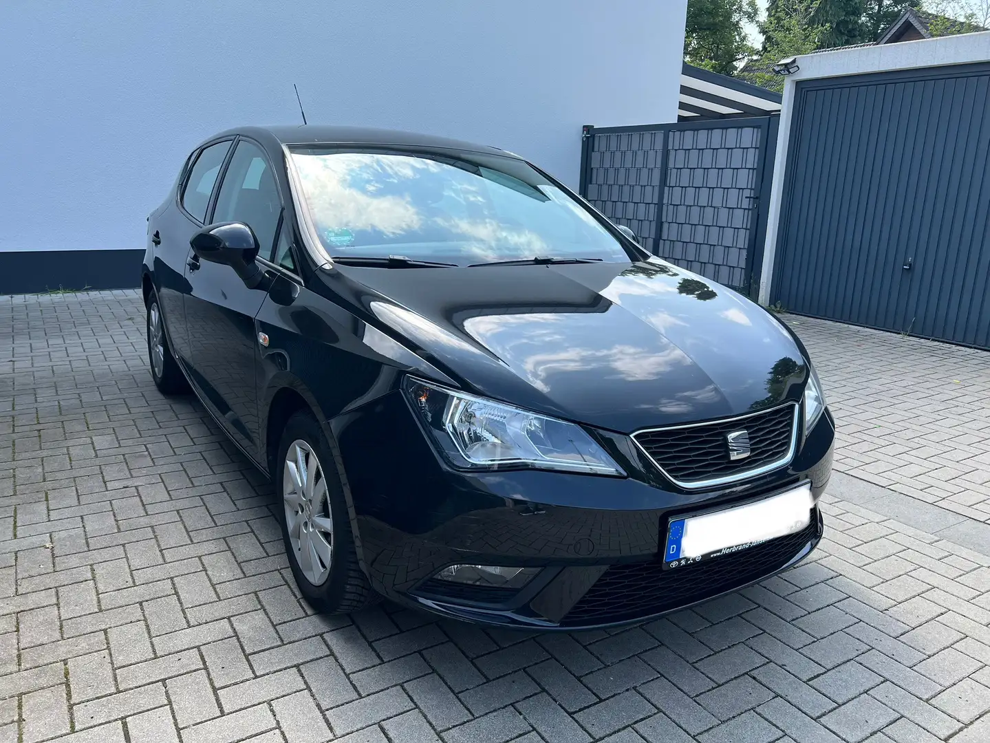SEAT Ibiza Klimaautomatik Einparkhilfe AUX TÜV 08/2026 Schwarz - 1