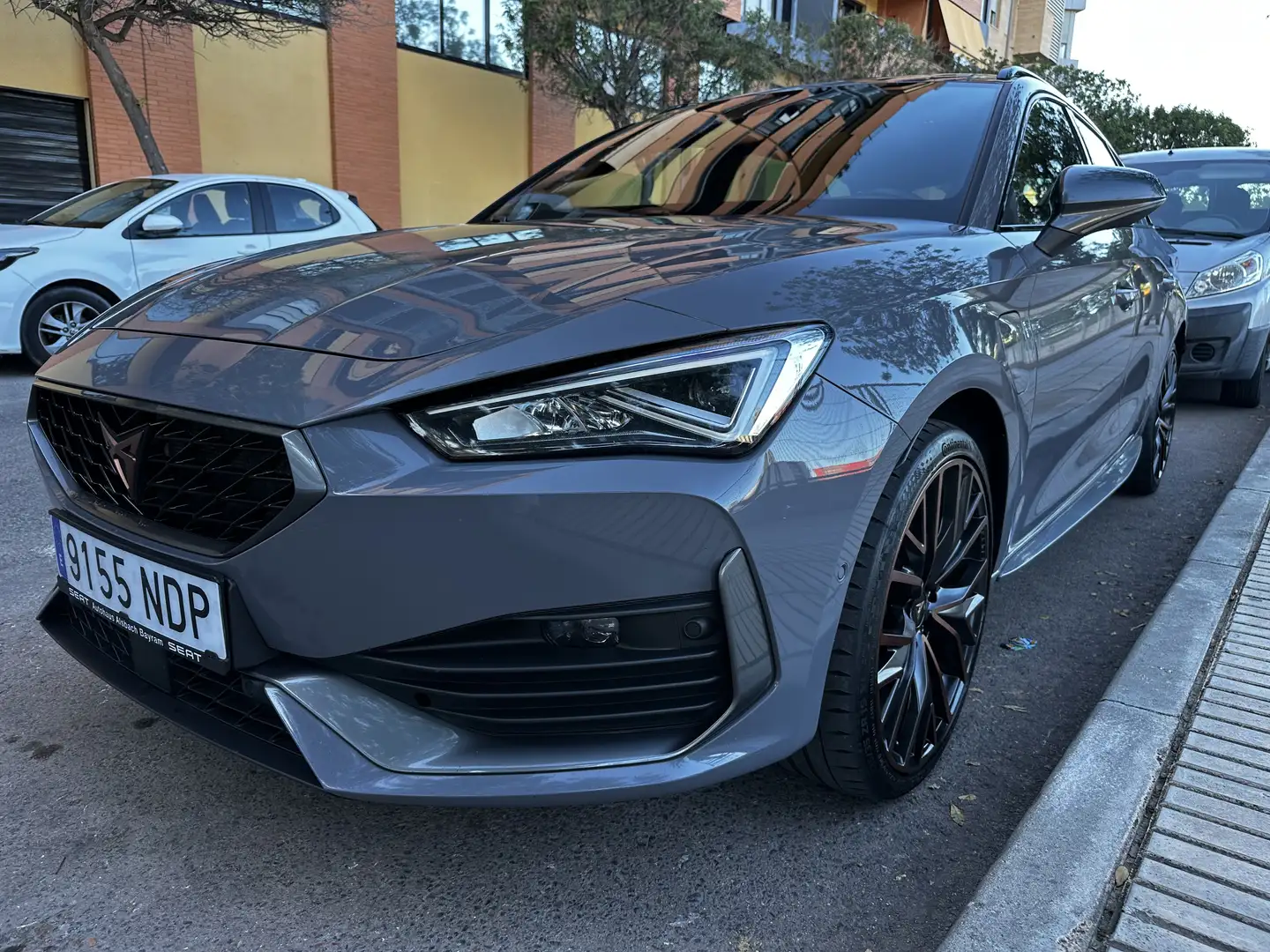 CUPRA Leon León Sportstourer 1.4 TSI VZ E HYBRIDDSG 245 VZ Gris - 1