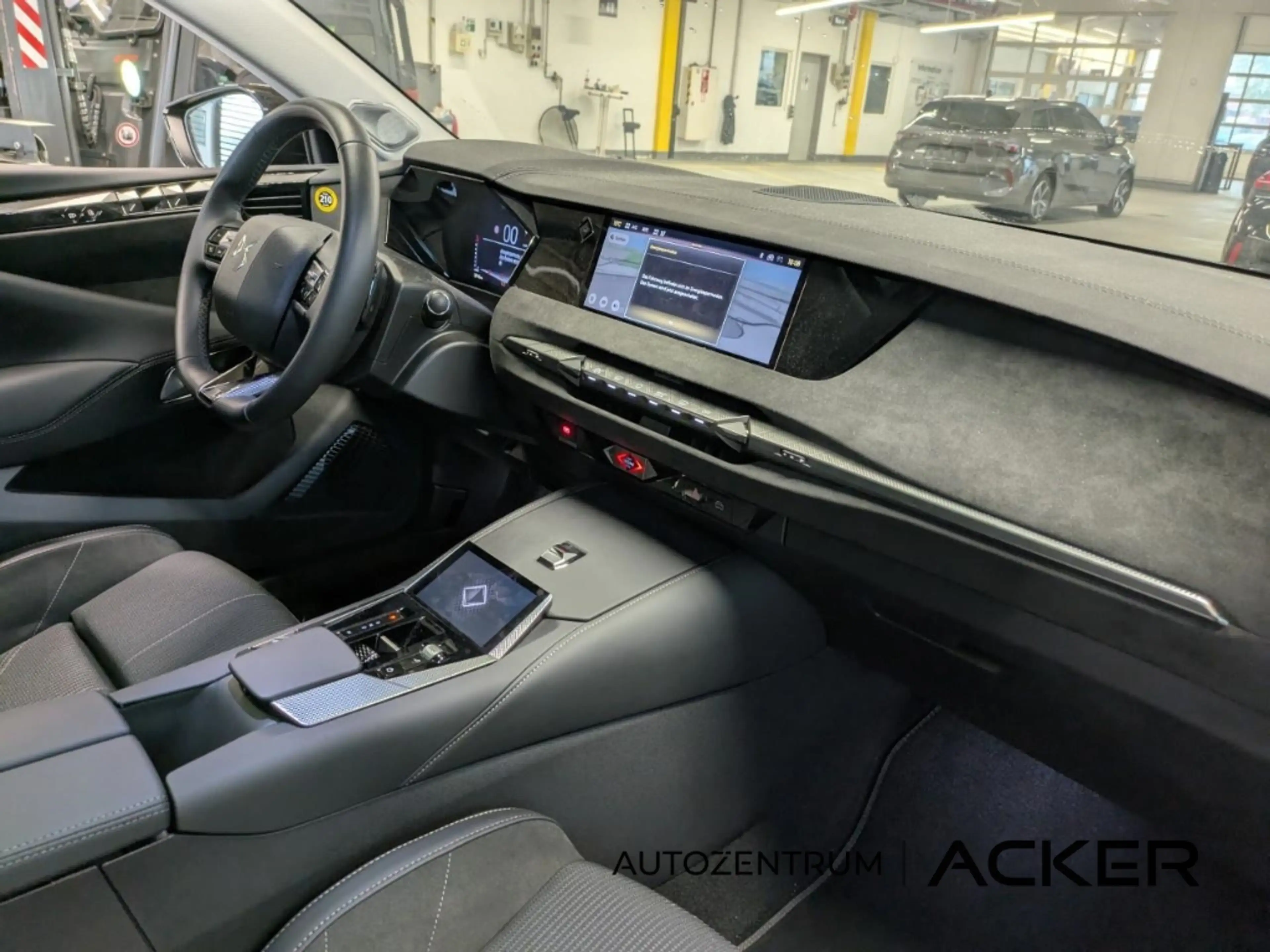 DS Automobiles DS 4 Etoile Alcantara PureTech 130 8AT LED/RFK — photo 5