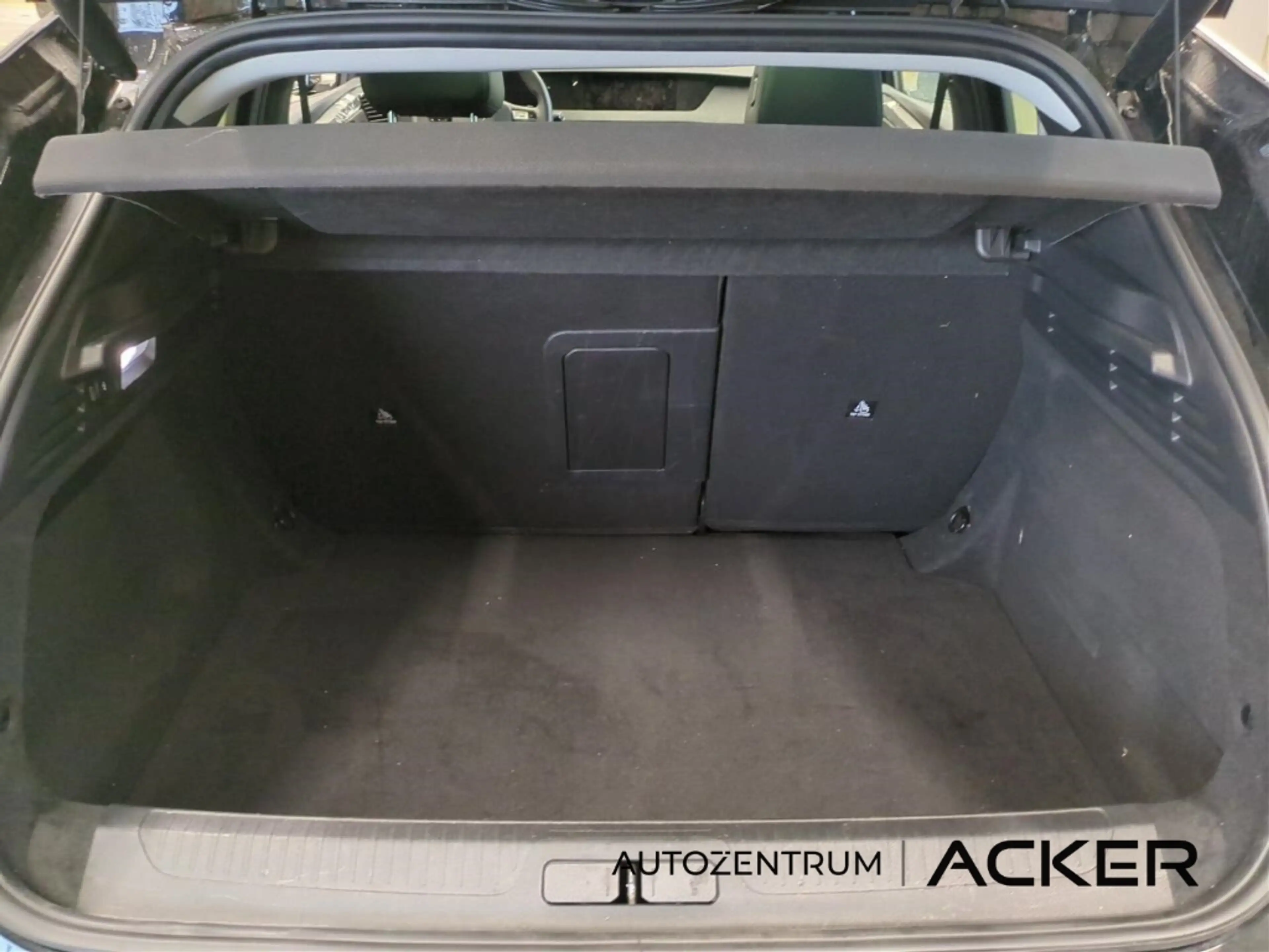 DS Automobiles DS 4 Etoile Alcantara PureTech 130 8AT LED/RFK — photo 9