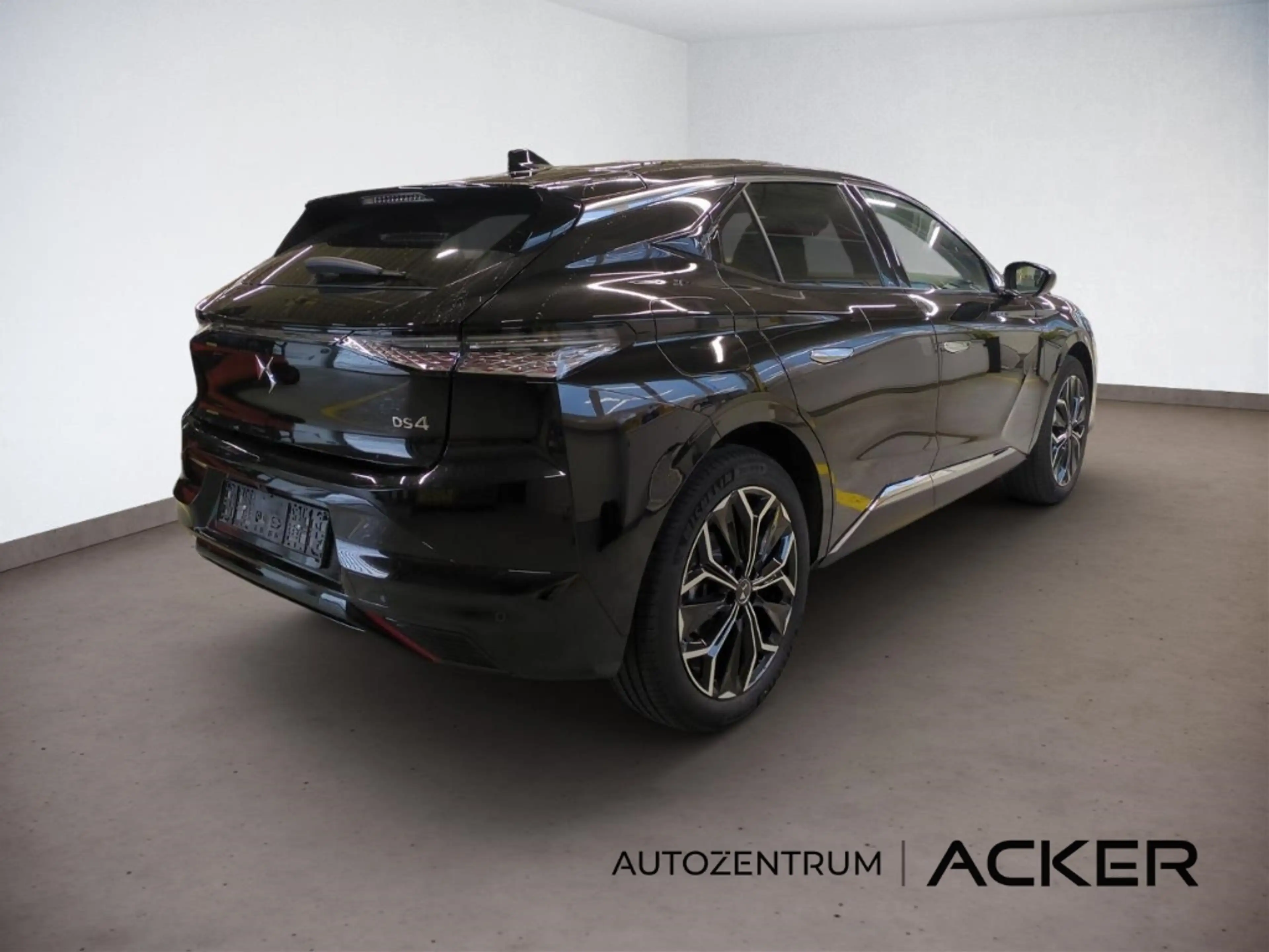 DS Automobiles DS 4 Etoile Alcantara PureTech 130 8AT LED/RFK — photo 7