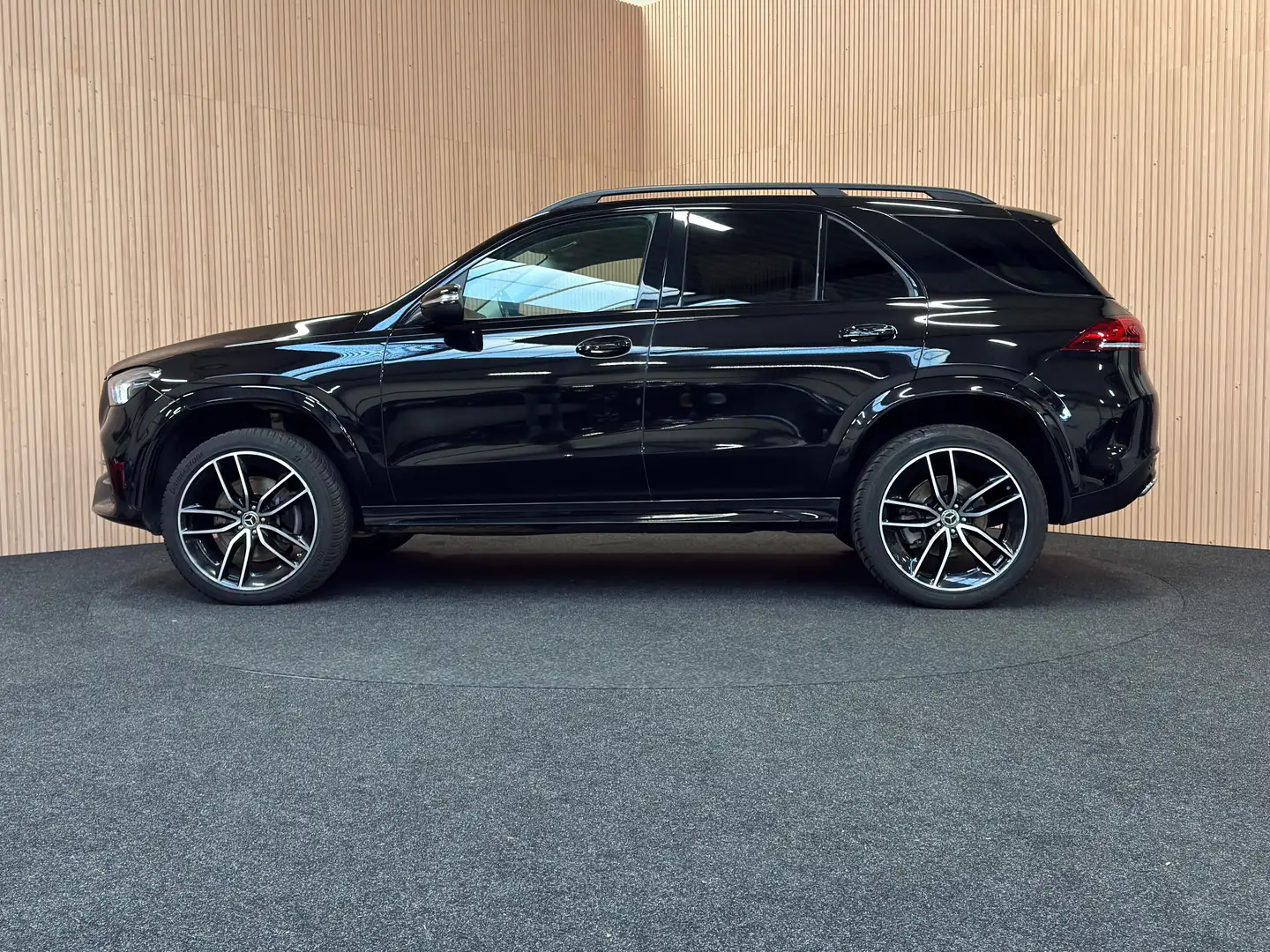 Mercedes-Benz GLE 400 GLE 400 d 4Matic 9G-TRONIC AMG Line| Pano|Airmatic Zwart - 2