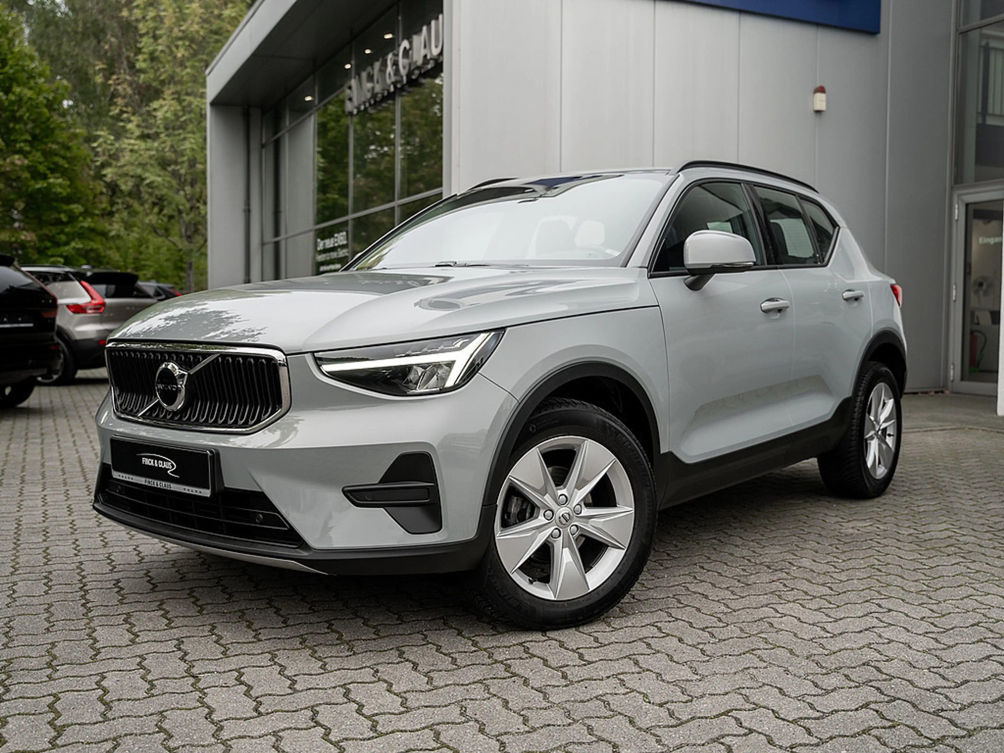 Volvo XC40 T2 Essential KAMERA LED NAVI W-LAN SHZ