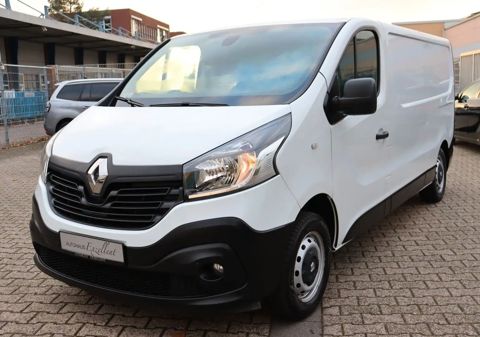 Renault Trafic Kasten L2H1 Komfort *PDC*NAVI* Weiß - 1