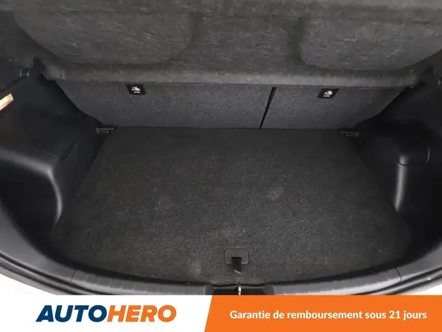Toyota Yaris view 17