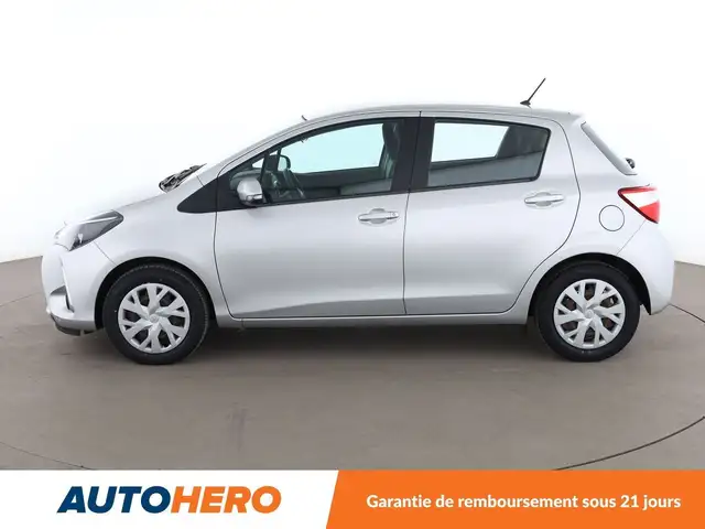 Toyota Yaris view 3