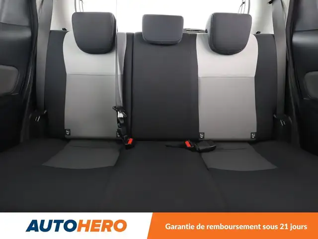 Toyota Yaris view 15