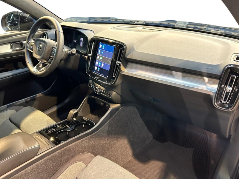 Volvo XC40 B4 Plus Dark  Urban+Fahrassist+Wide+Cam+LED — photo 4