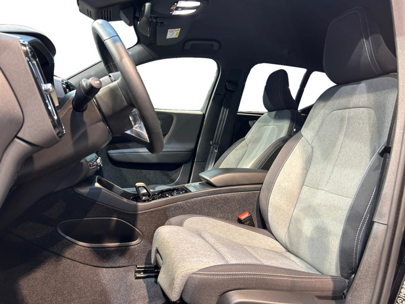 Volvo XC40 B4 Plus Dark  Urban+Fahrassist+Wide+Cam+LED — photo 6