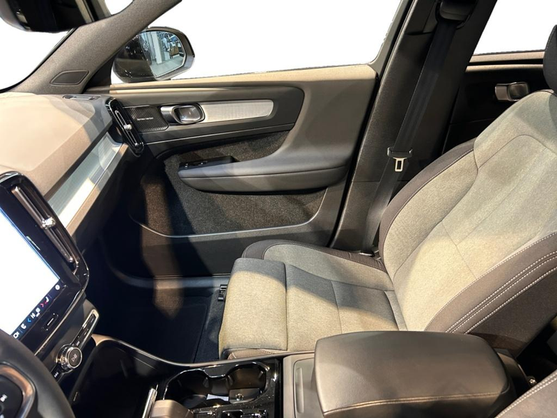 Volvo XC40 B4 Plus Dark  Urban+Fahrassist+Wide+Cam+LED — photo 5