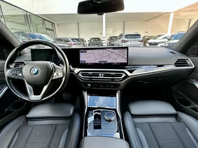 BMW 3 Series view 13