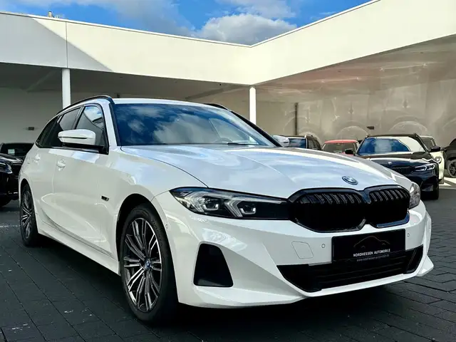 BMW 3 Series view 2