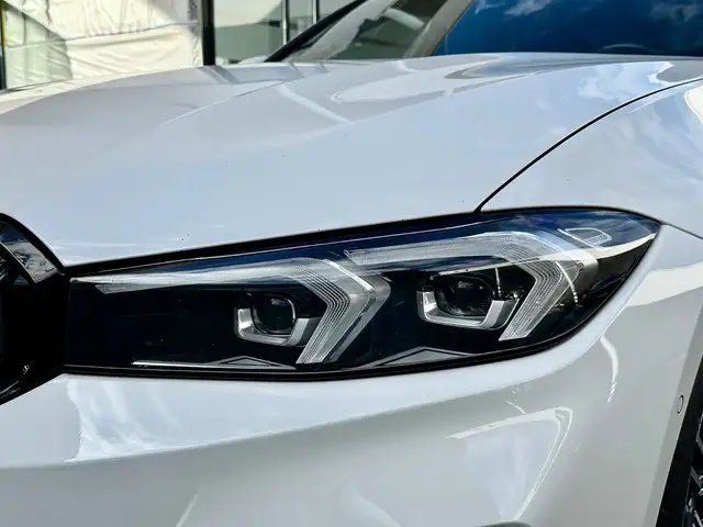 BMW 3 Series view 10