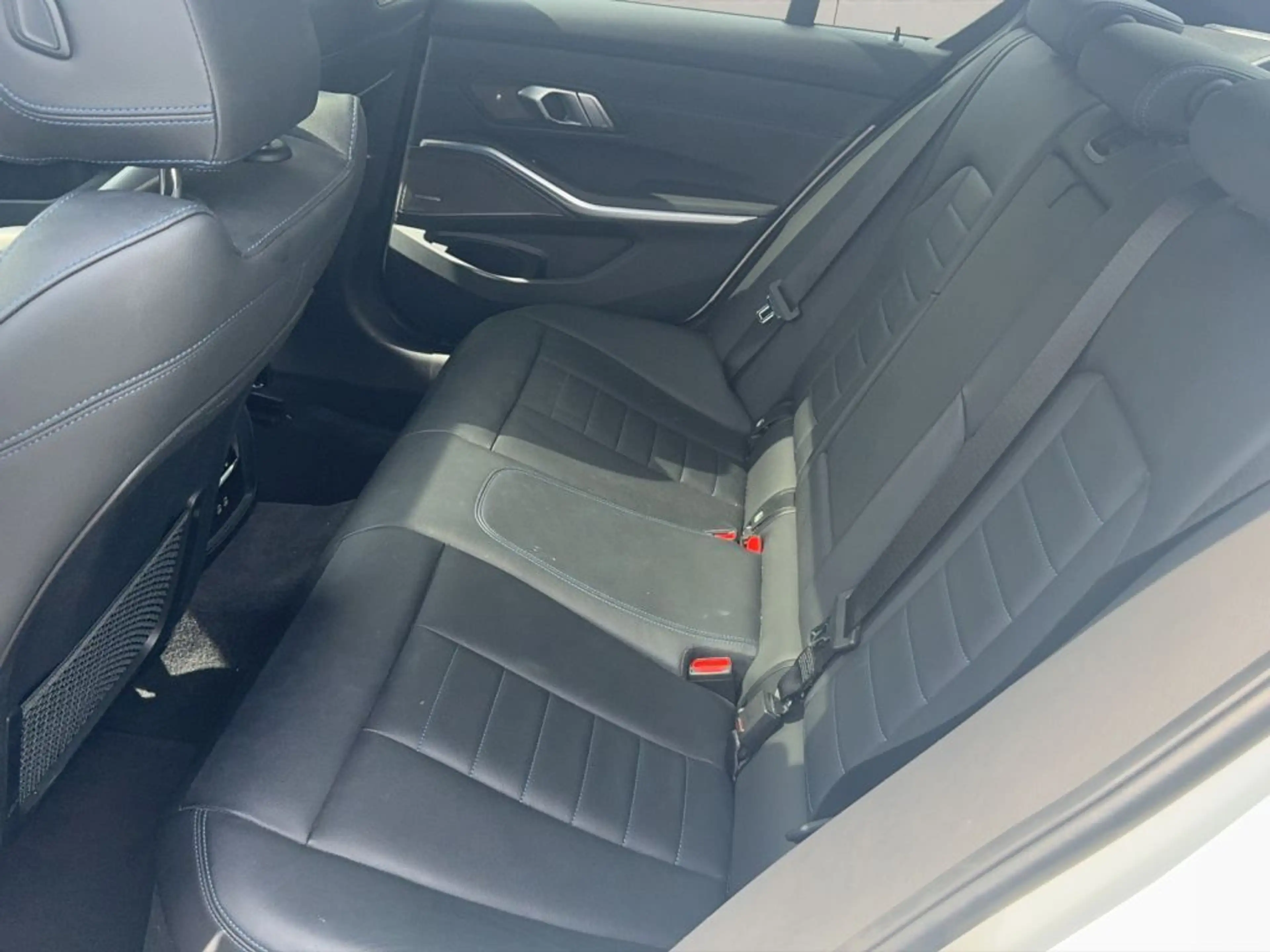 BMW 330 e Aut. M SPORT+INNO+DRIVING ASS+LEDER+MEMORY — photo 15