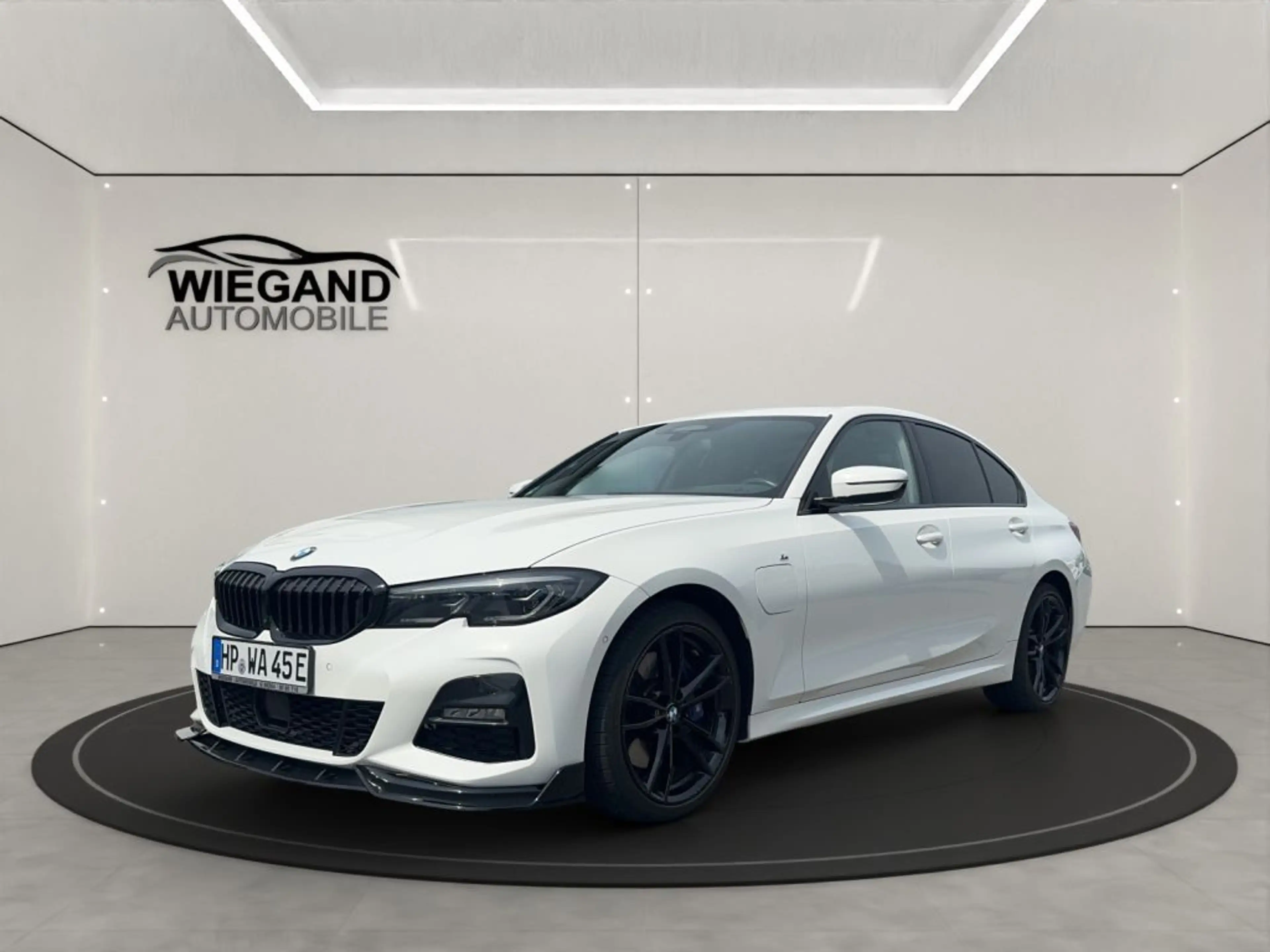 BMW 330 e Aut. M SPORT+INNO+DRIVING ASS+LEDER+MEMORY