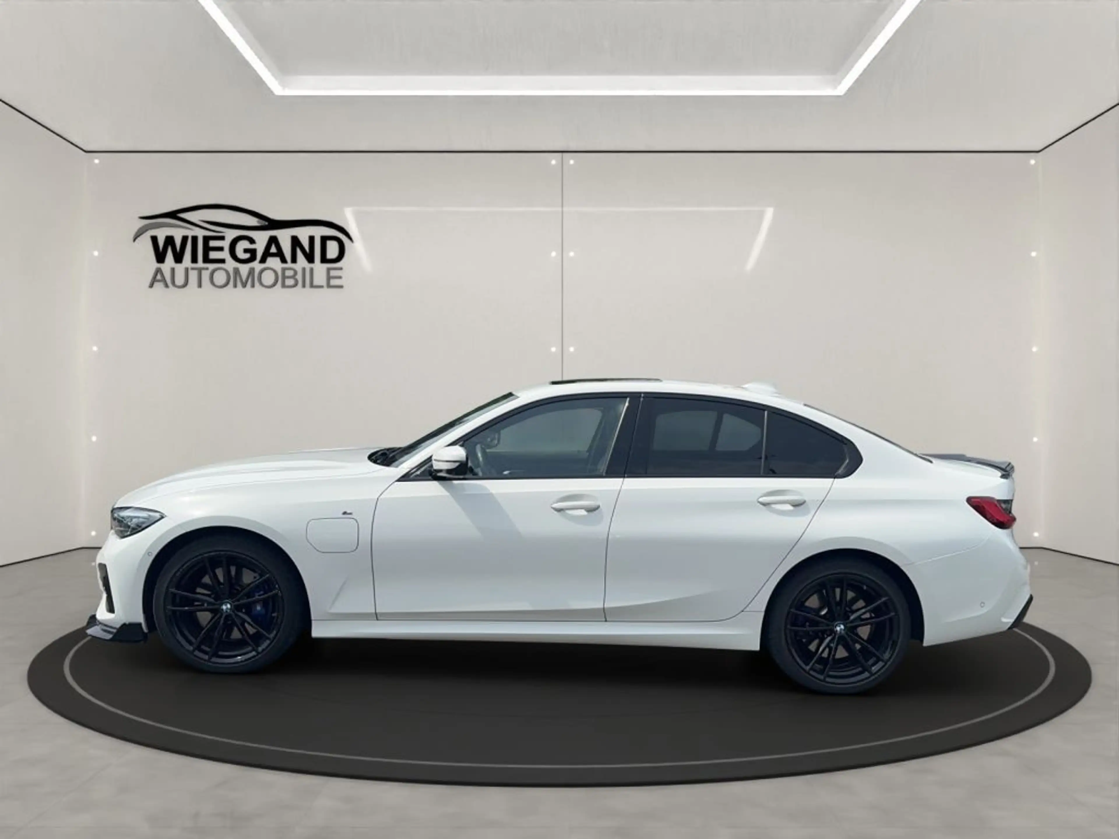 BMW 330 e Aut. M SPORT+INNO+DRIVING ASS+LEDER+MEMORY — photo 2