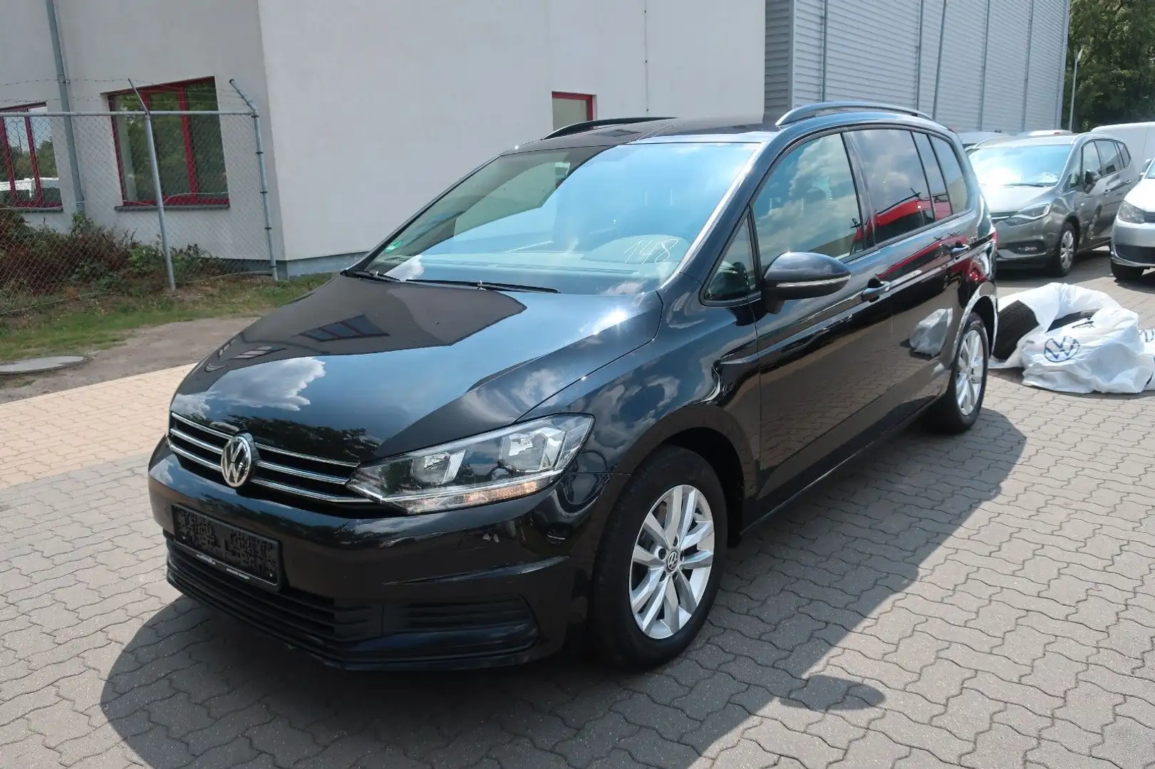 Volkswagen Touran 1. Hand / AHK / Klima / PDC / FN: 148 Noir - 1