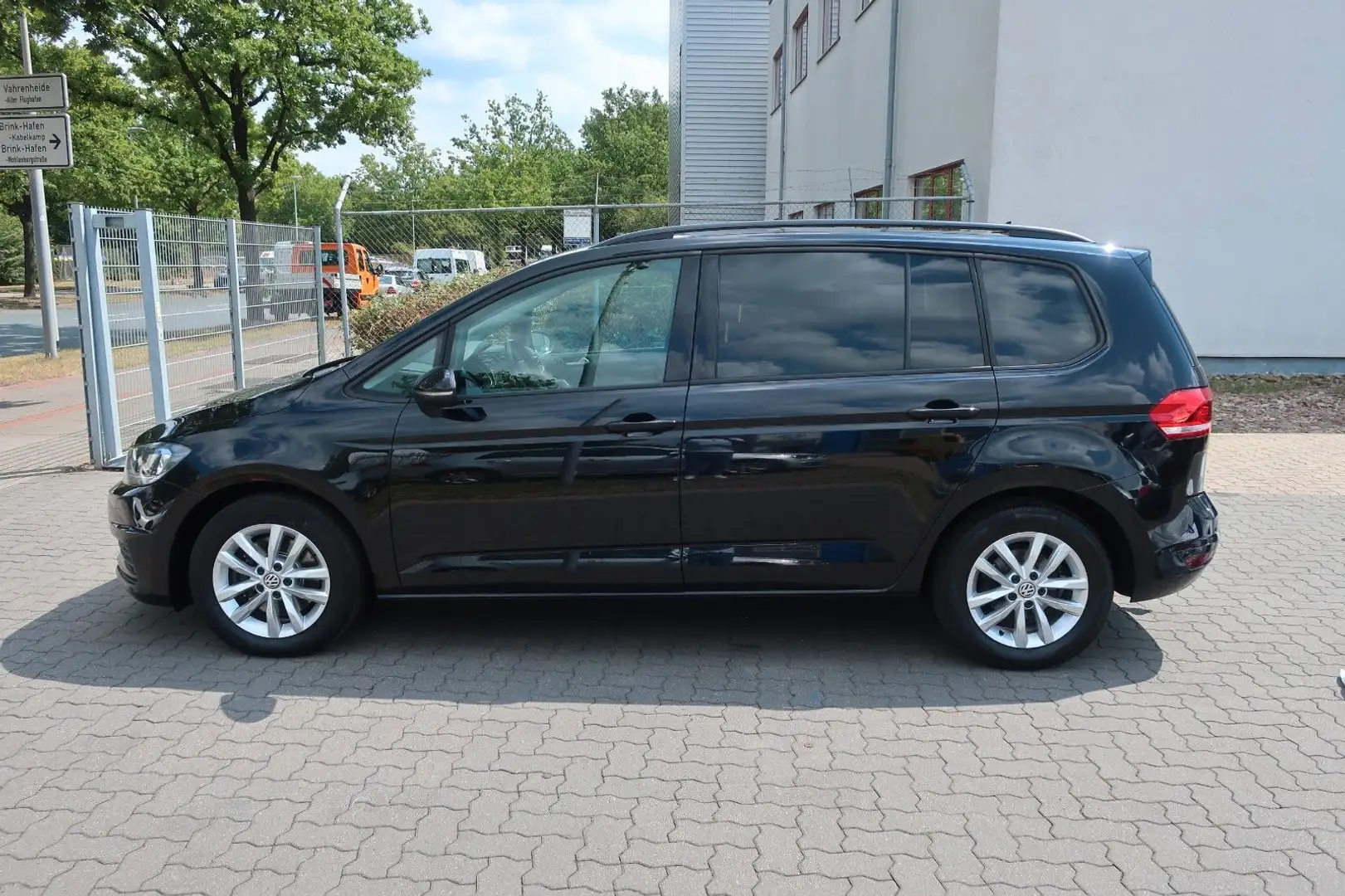 Volkswagen Touran 1. Hand / AHK / Klima / PDC / FN: 148 Noir - 2