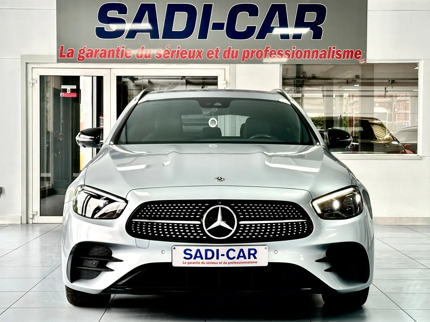 Mercedes-Benz E 300 de 194cv PHEV Break - AMG LINE EDITION Grijs - 2