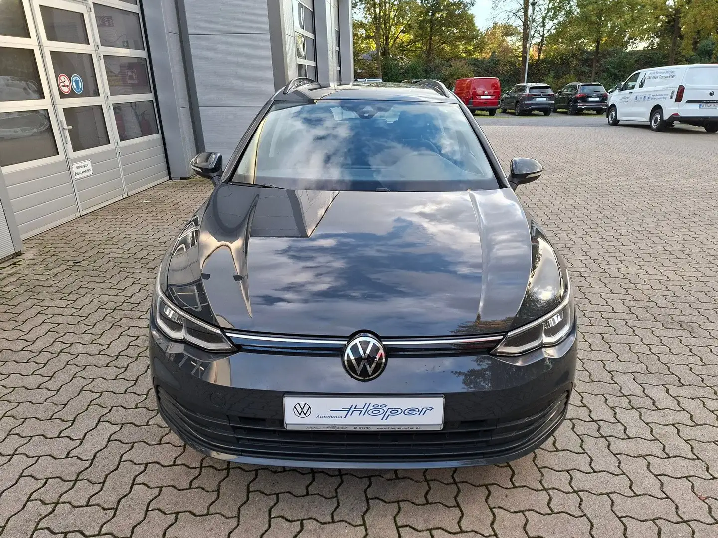 Volkswagen Golf Variant 1.5 eTSI DSG Life Grau - 2