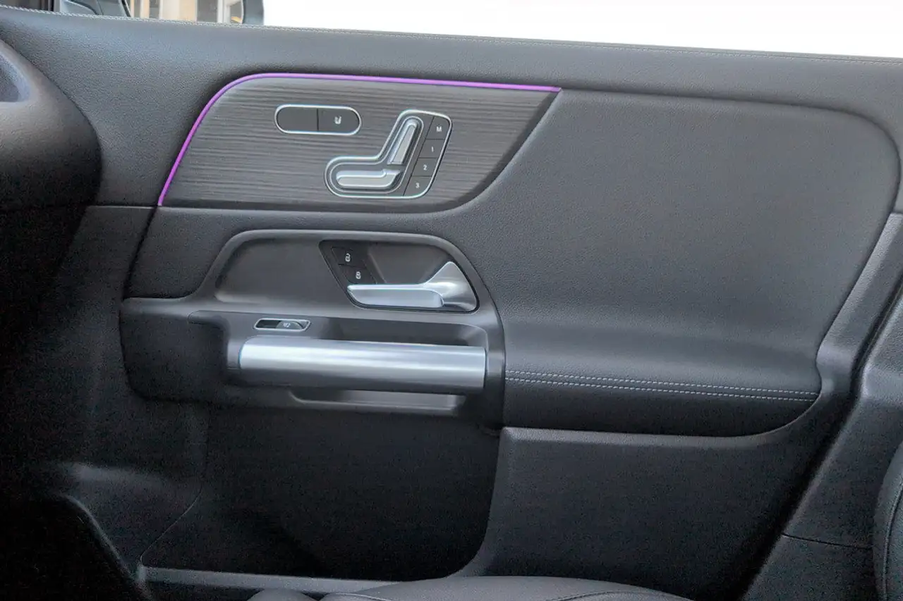 Mercedes-Benz GLA снимка Mercedes-Benz GLA