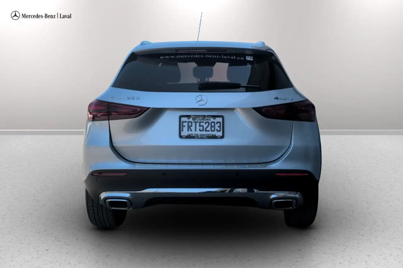 Mercedes-Benz GLA снимка Mercedes-Benz GLA