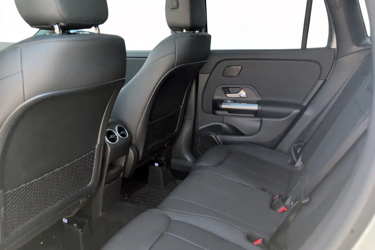 Mercedes-Benz GLA снимка Mercedes-Benz GLA