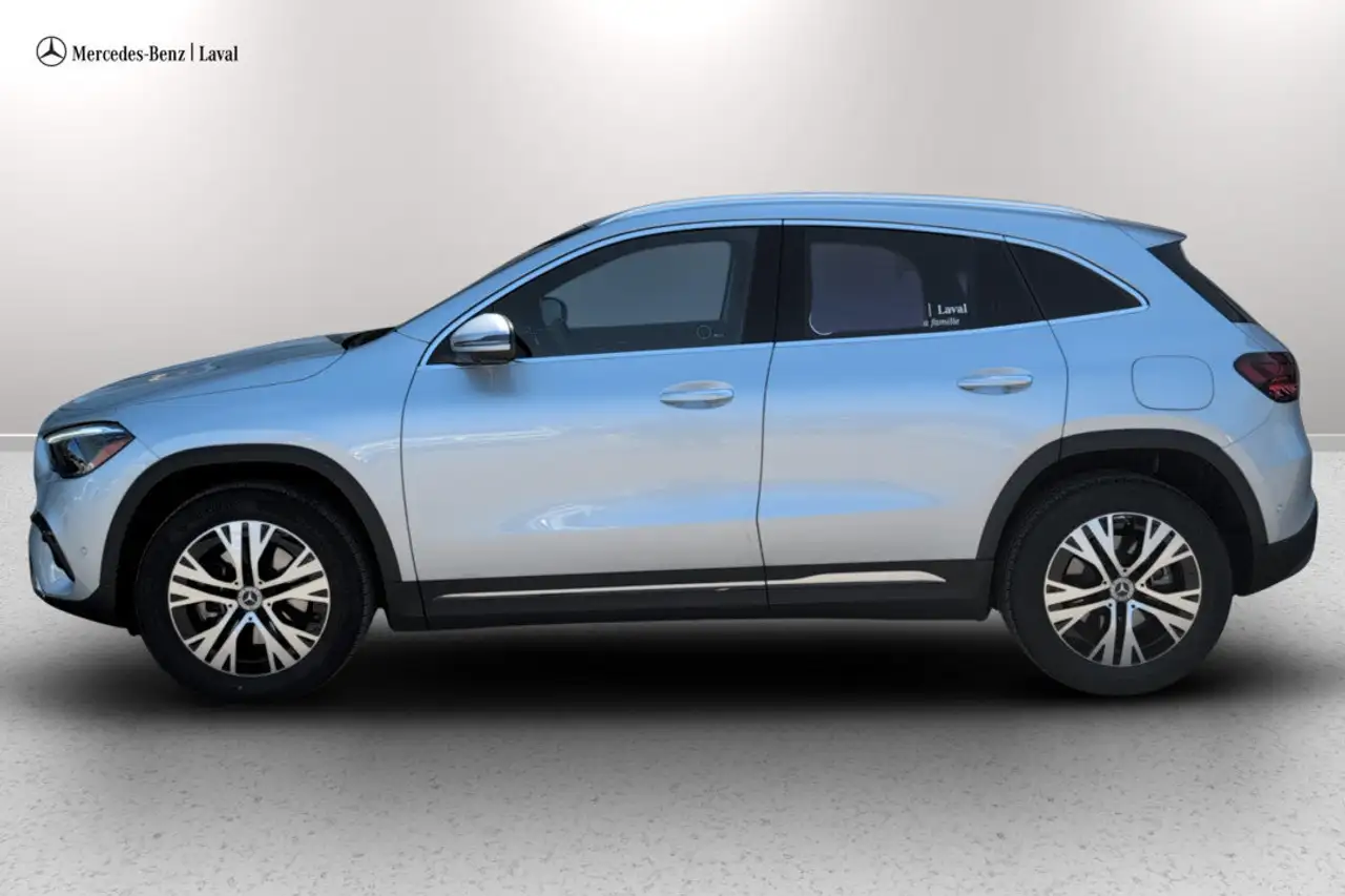 Mercedes-Benz GLA снимка Mercedes-Benz GLA