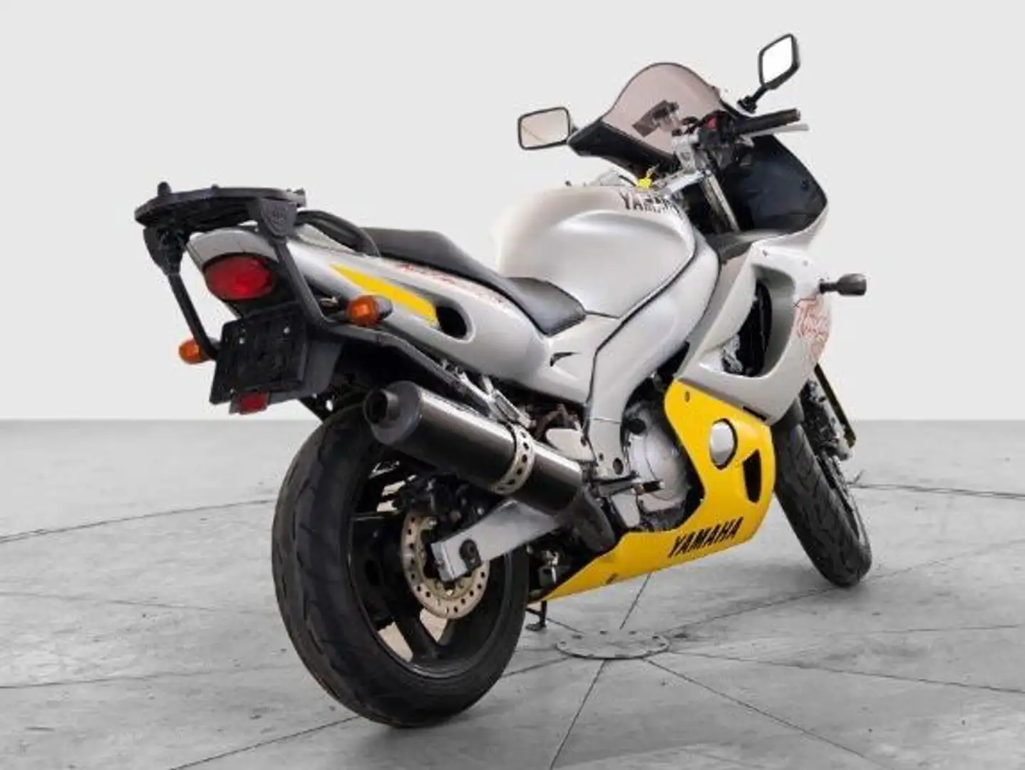 Yamaha YZF 600 Silver - 1