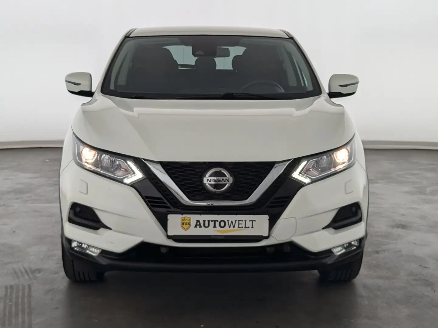 Nissan Qashqai Qashqai 1.2 DIG-T Acenta 4x2 AHK+NAVI+RFK+SHZ+ BC Weiß - 2