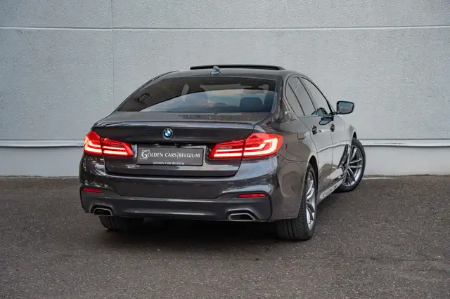 BMW 5 Series view 8