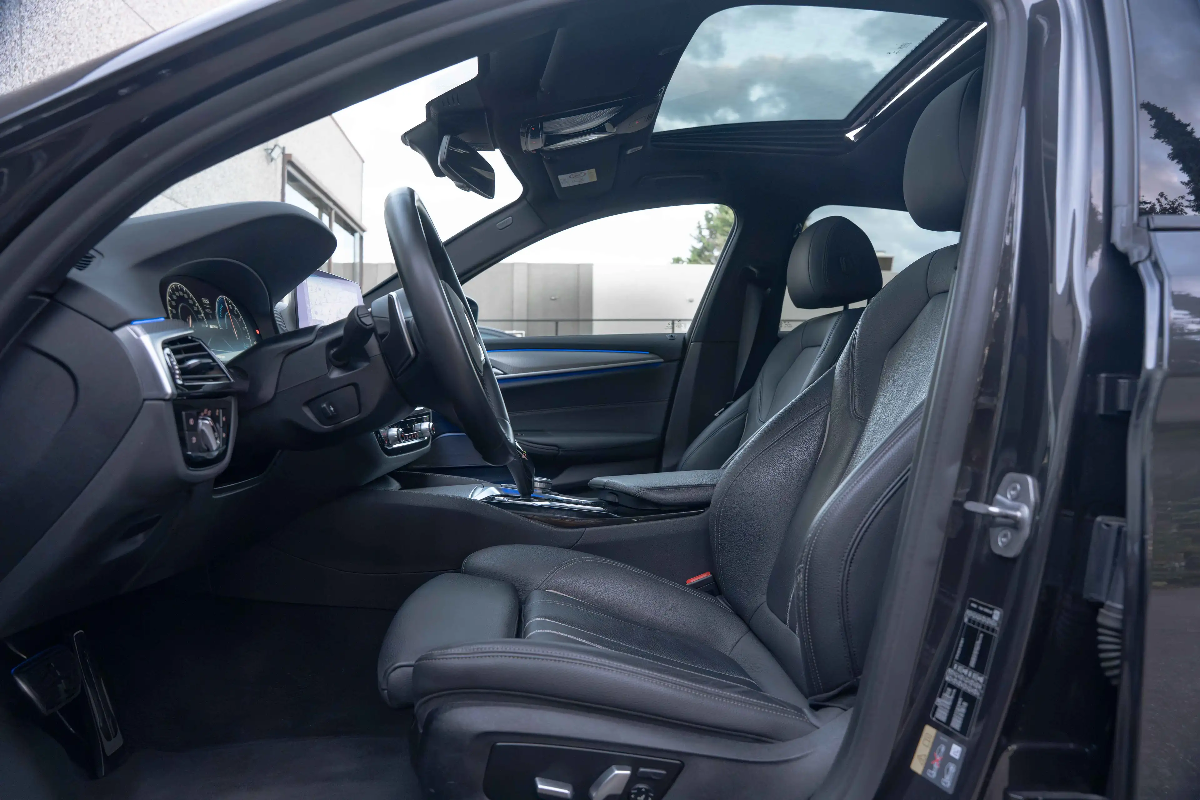 BMW 530 e M-Sport LASER/OPENDAK/H&K/HUD/360°/19"/MEMORY/DAB — photo 12