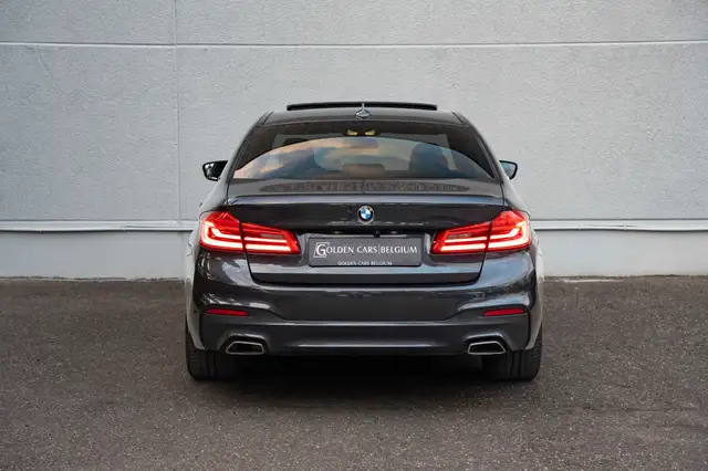 BMW 5 Series view 7
