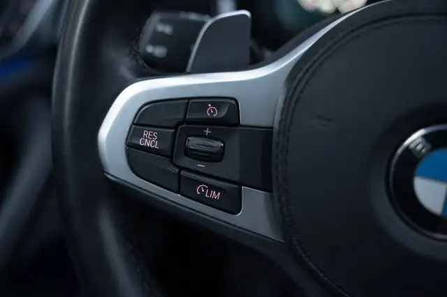 BMW 5 Series view 15