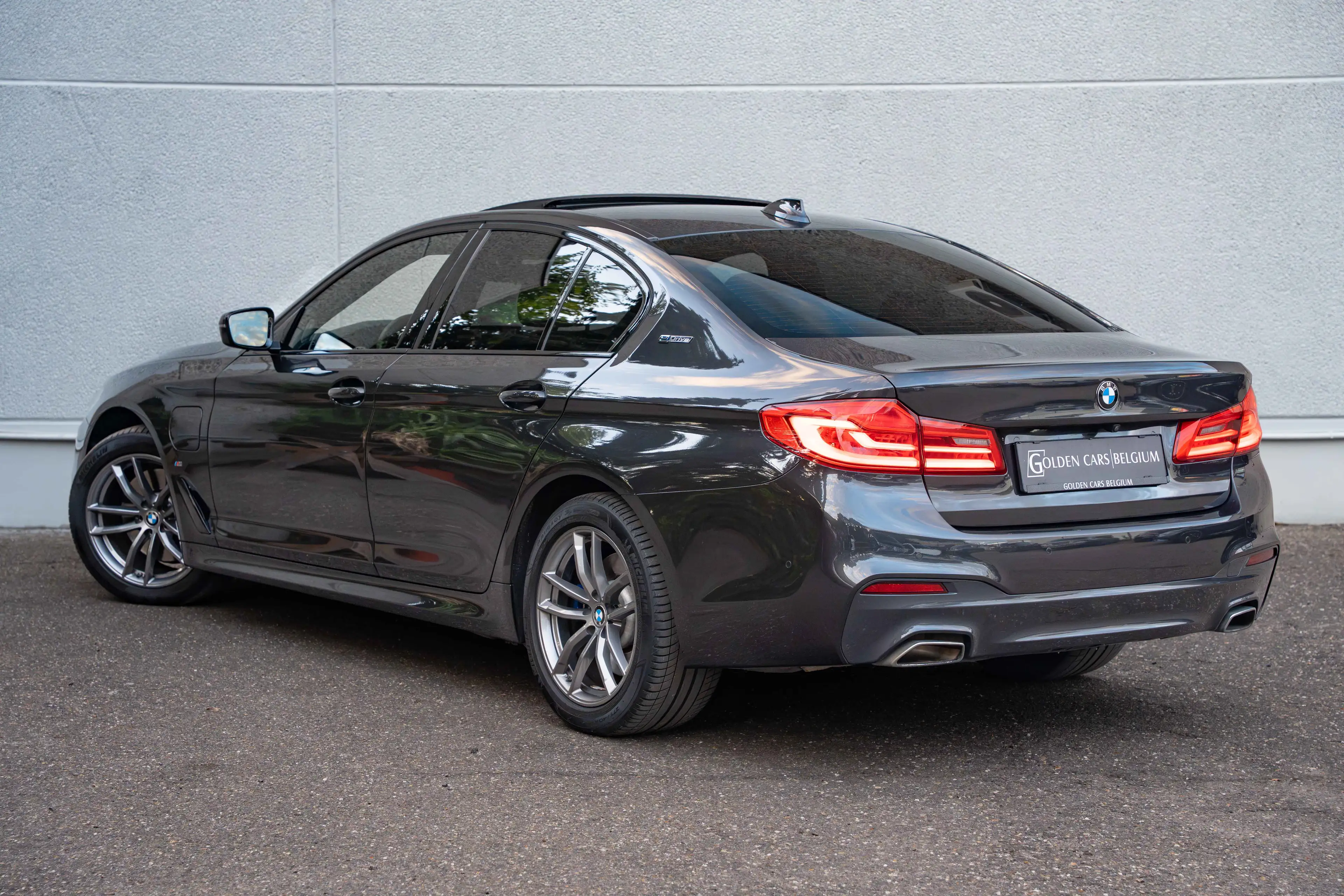 BMW 530 e M-Sport LASER/OPENDAK/H&K/HUD/360°/19"/MEMORY/DAB — photo 6