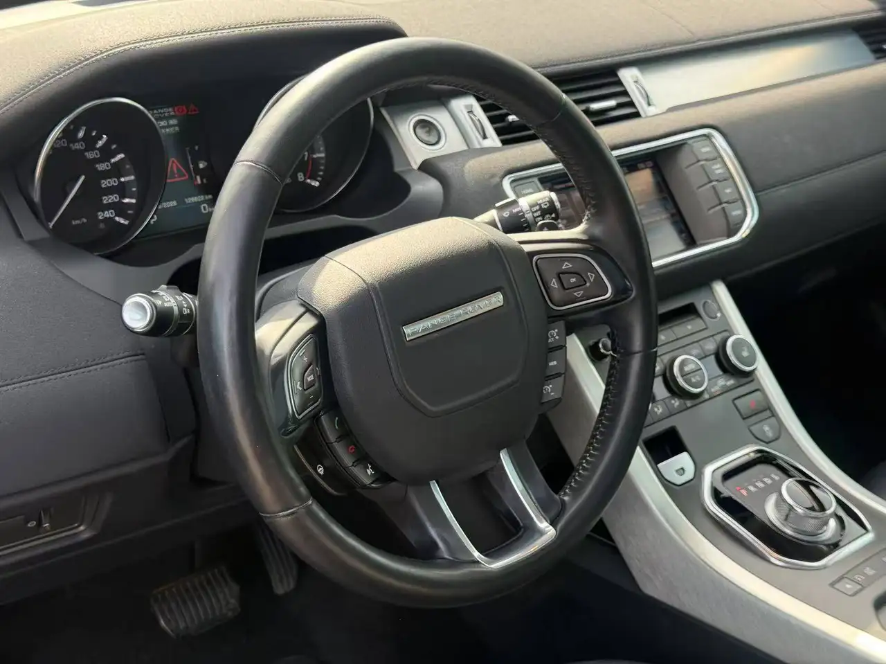 Land Rover Range Rover Evoque снимка Land Rover Range Rover Evoque
