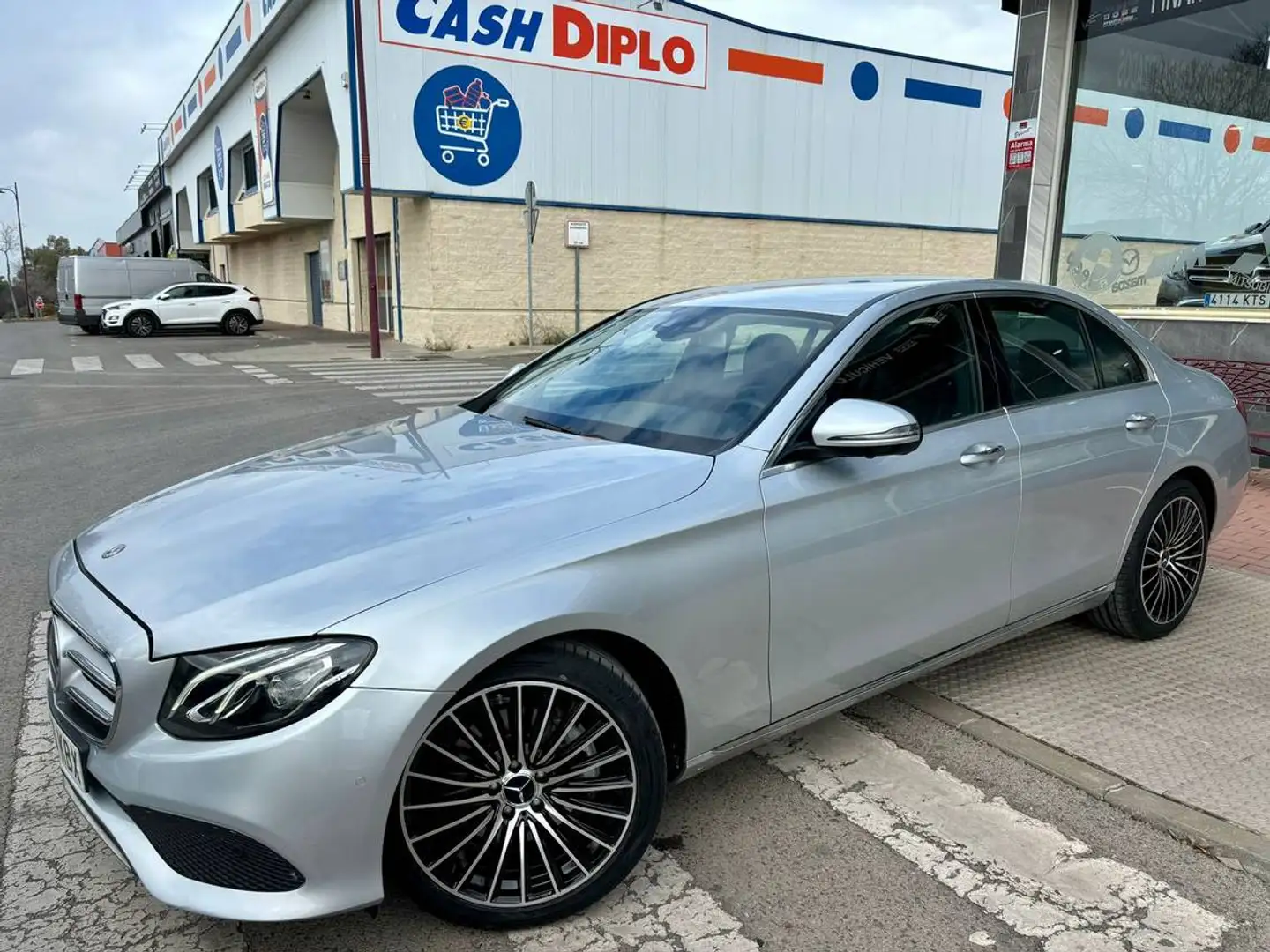 Mercedes-Benz E 220 220d 4Matic 9G-Tronic 194 Gris - 1