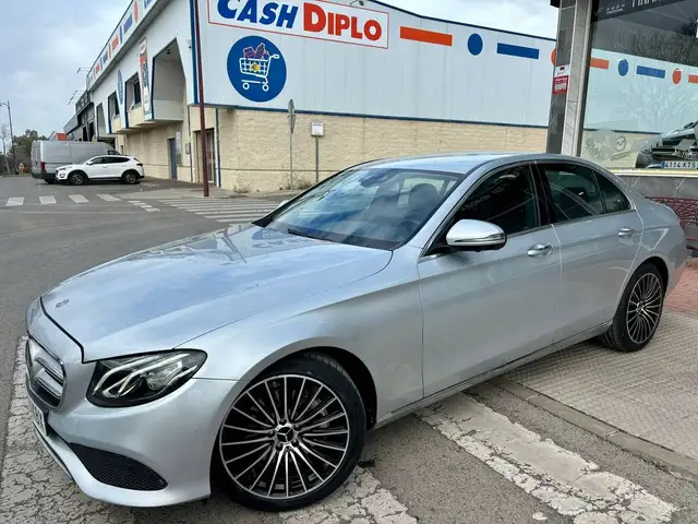Mercedes-Benz E 220 220d 4Matic 9G-Tronic 194