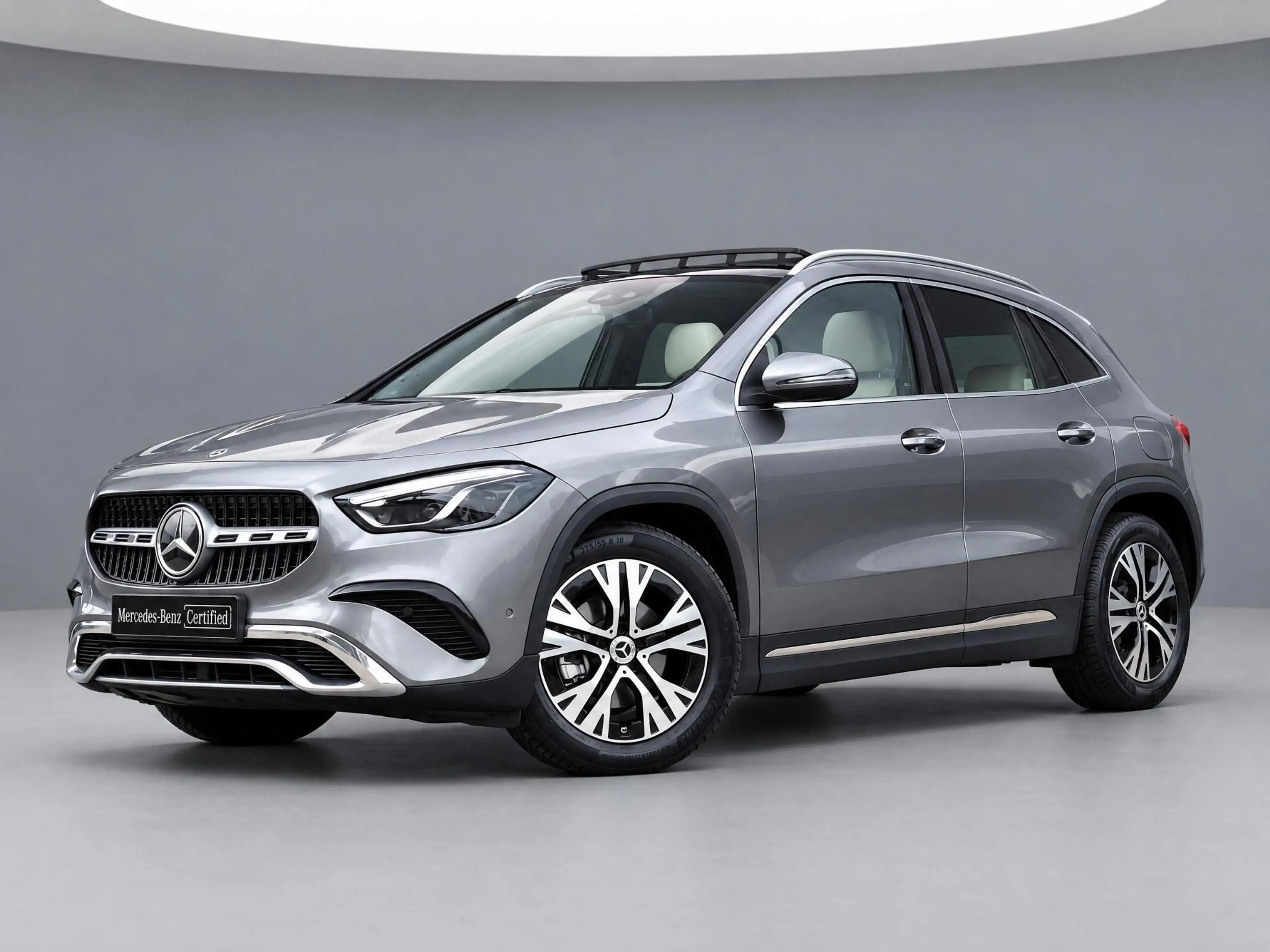 Mercedes-Benz GLA 180 Star Edition Luxury Line | Panoramadak | Trekhaak — photo 2