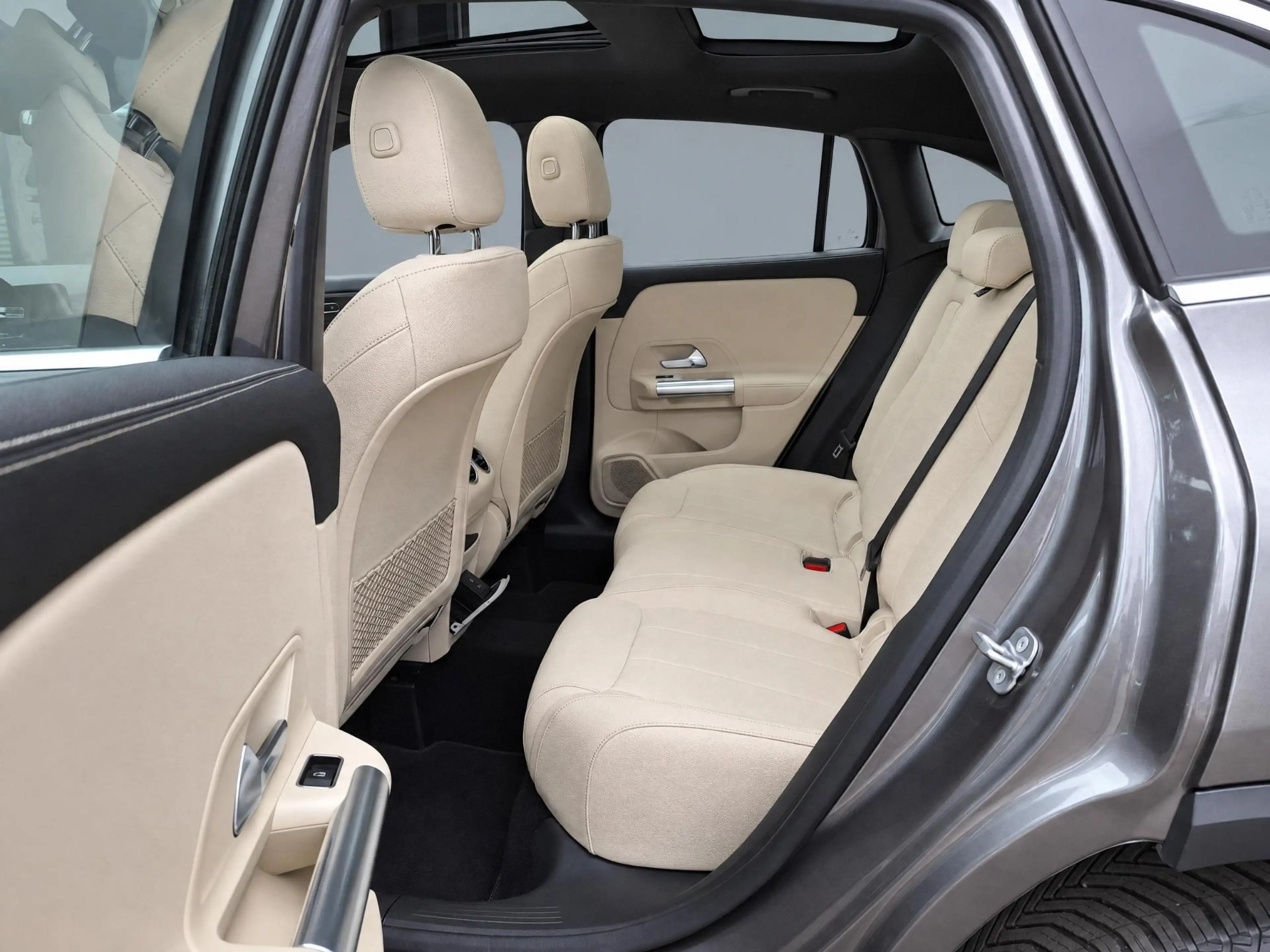 Mercedes-Benz GLA 180 Star Edition Luxury Line | Panoramadak | Trekhaak — photo 6
