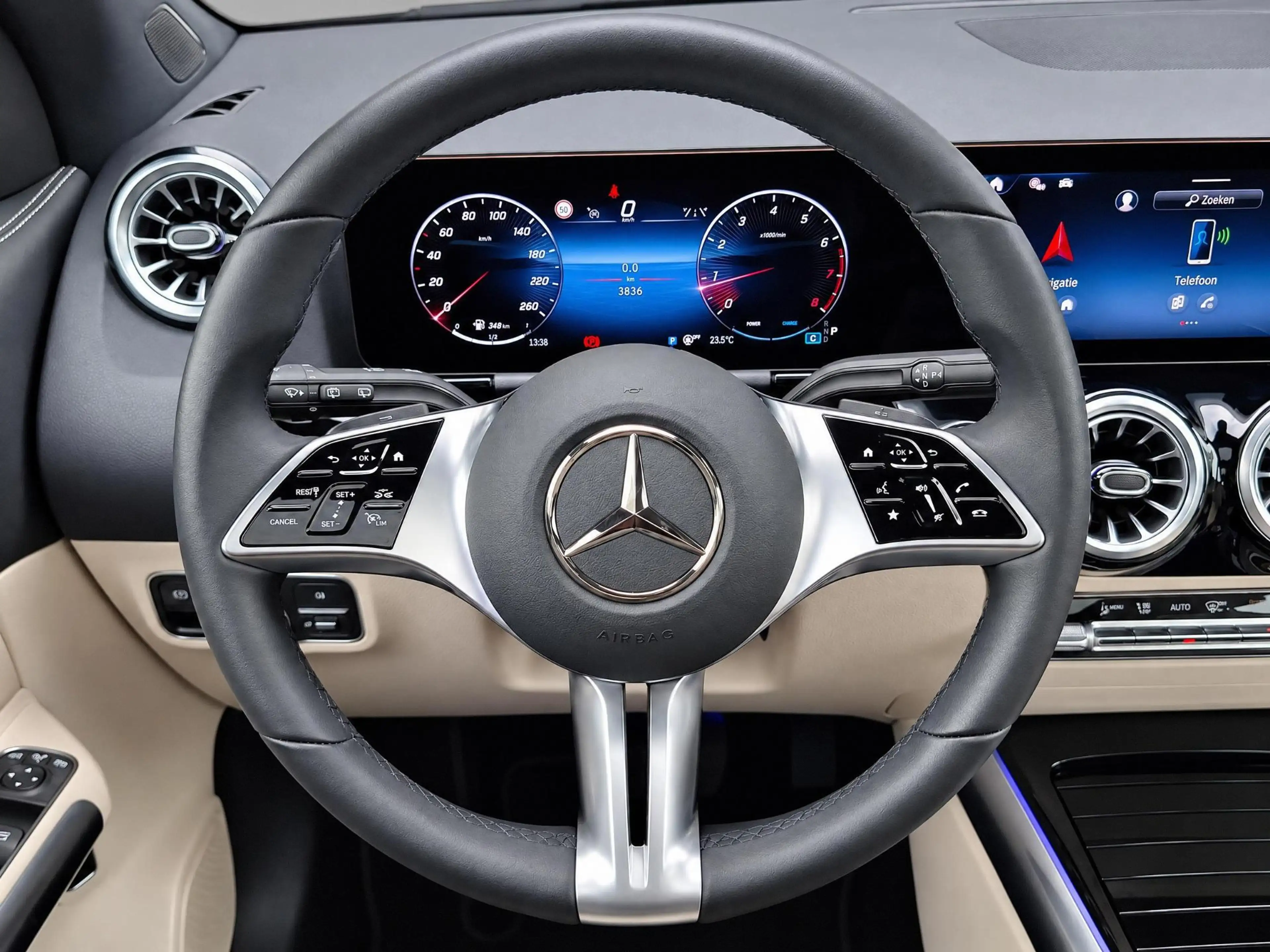Mercedes-Benz GLA 180 Star Edition Luxury Line | Panoramadak | Trekhaak — photo 13