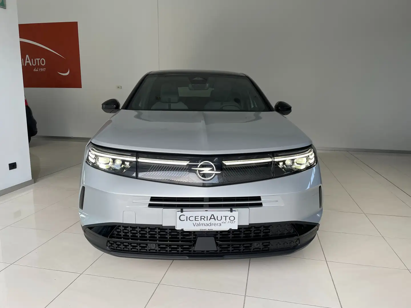 Opel Grandland 1.2 hybrid GS 145cv e-dcs6 Plateado - 2