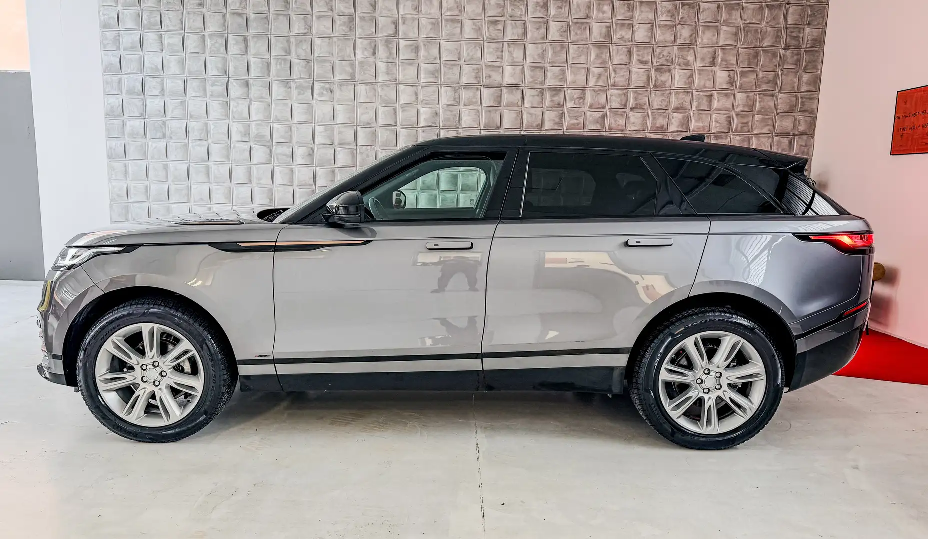 Land Rover Range Rover Velar 2.0d i4 R-Dynamic SE 240cv auto my20 - IVA ESPOST Gris - 2