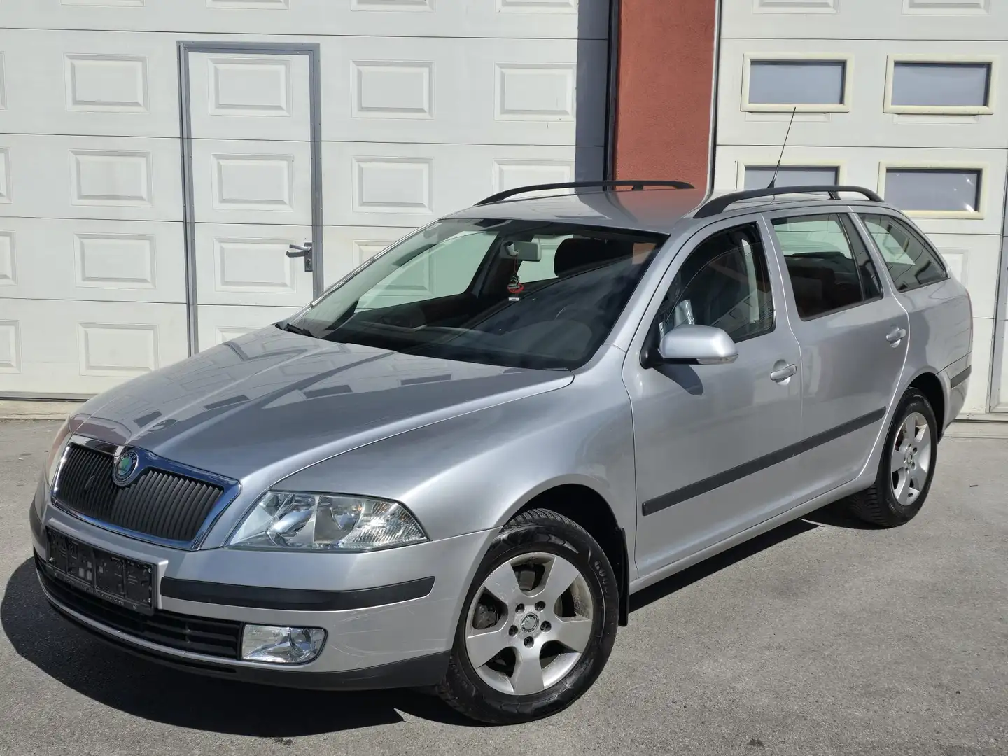 Skoda Octavia 1,9 TDI PD 4x4 Combi Silber - 1
