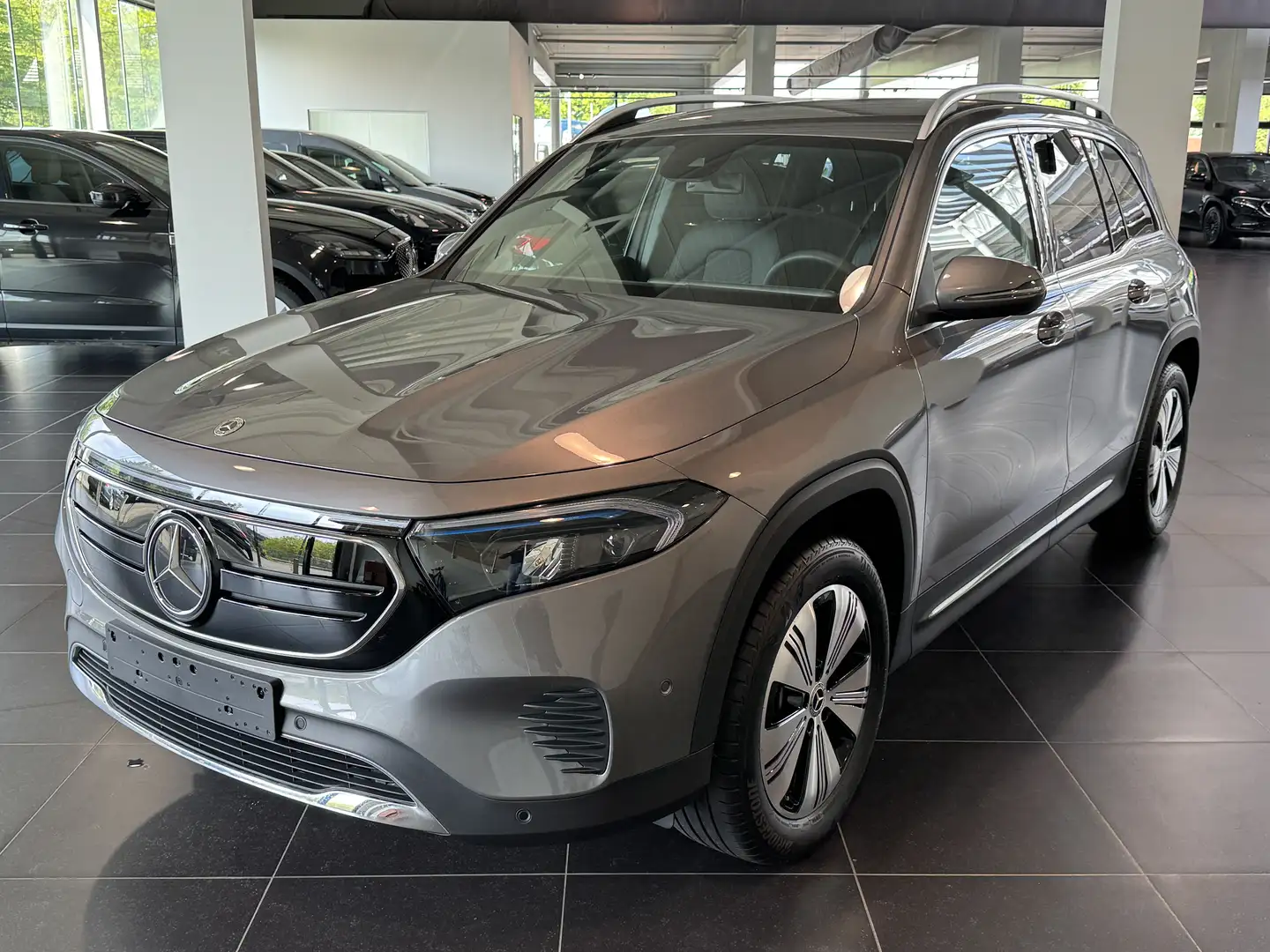 Mercedes-Benz EQB 250 Progressive Camera, Mbux, DAB, Led - 1