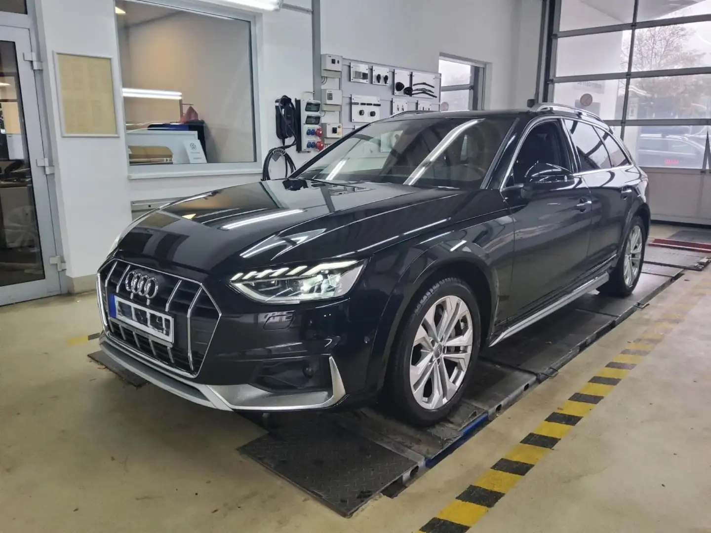 Audi A4 allroad quattro 50 3.0 TDI*PANO*Head-up Schwarz - 2