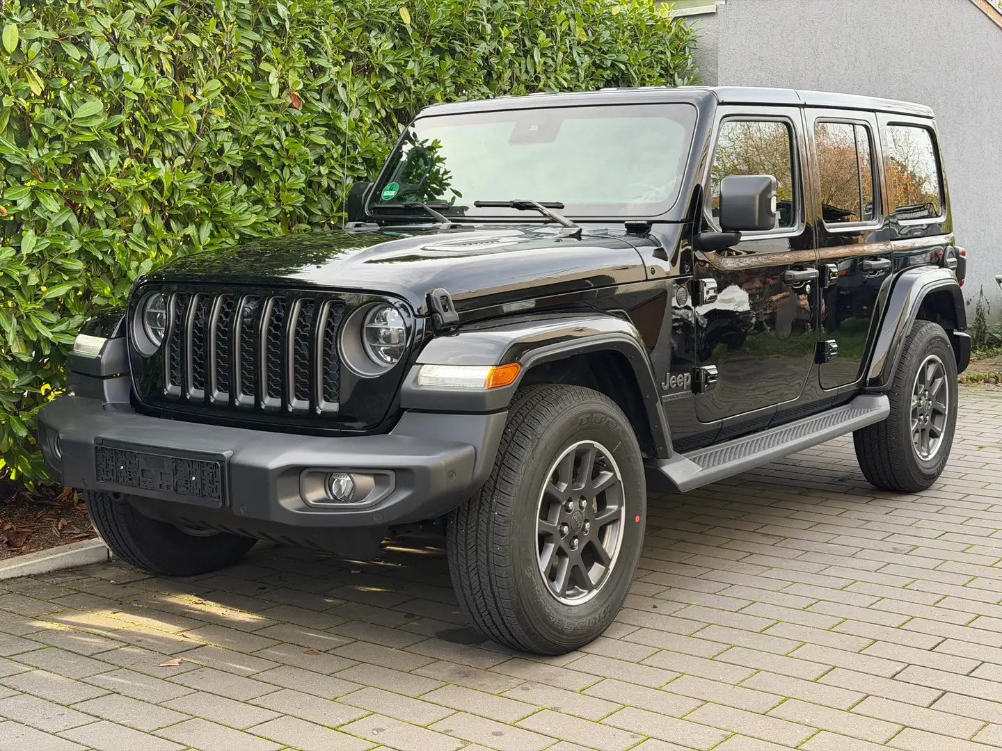 Jeep Wrangler Unlimited 80th Anniversary Negro - 1